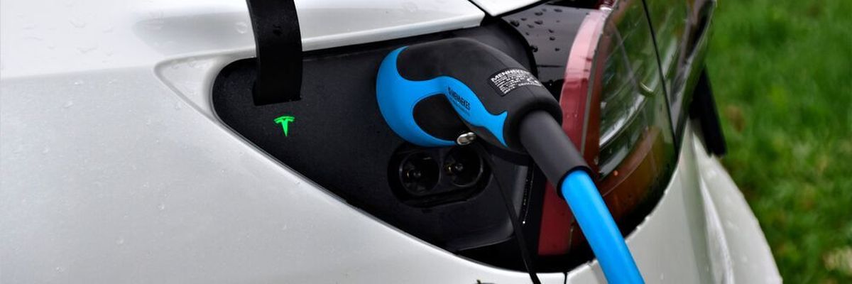Costs for development and production of battery packs are the reason for high prices of electric vehicles.
