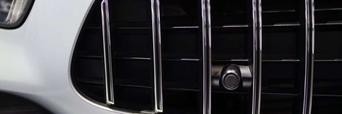 Park Assist cameras are positioned in the bumper fascia.