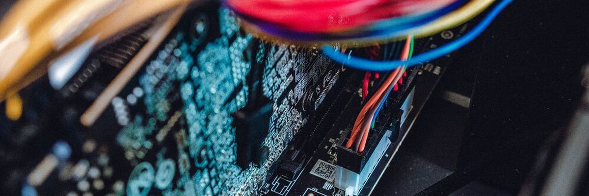 Aim of the cooperation is to simplify wiring harnesses and thus reduce vehicle weight, costs and enable software over-the-air updates.