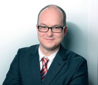 „Steigen unsere Energieverbräuche an, dann untersuchen wir die Ursache und setzen entsprechende Gegenmaßnahmen um“, sagt Tom Krützfeldt, Leiter Operations SCS bei Hoyer.