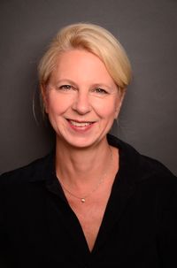 Christina Seitter arbeitet als Trainerin und Beraterin für die Managementberatung Müllerschön. Christina Seitter arbeitet als Trainerin und Beraterin für die Managementberatung Müllerschön.