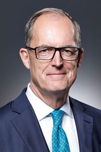 „Klassische Unternehmenskulturen zu verändern ist die größte Herausforderung, nicht die technische Implementierung innovativer Tools", ist Gisbert Rühl, Vorsitzender des Vorstands bei Klöckner überzeugt.