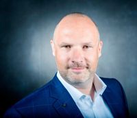 Der Autor: Mike Warmeling ist Redakteur bei techno-marketing.biz.