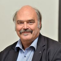 „Für einige innovative Techniklinien klafft in Deutschland eine erhebliche Lücke zwischen den Spitzenforschungsergebnissen und ihrer Anwendung in der Praxis.“ Dr. Engelbert Schramm