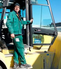 „Für uns waren die hohen Leistungsreserven und der geringe Kraftstoffverbrauch entscheidend”, erklärt Baars die Entscheidung für die Hyster-Stapler.