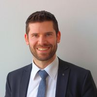 Stephan Sagebiel, Leiter Industriemanagement im Sektor Prozess- und Verfahrenstechnik bei Phoenix Contact: „Oftmals wird bei der Ausführung der Modernisierung um bis zu 30 Prozent vom Plan abgewichen. Wochen nach der Umbaumaßnahme wird dann nachdokumentiert und mit viel Aufwand neu markiert.“ Stephan Sagebiel, Leiter Industriemanagement im Sektor Prozess- und Verfahrenstechnik bei Phoenix Contact: „Oftmals wird bei der Ausführung der Modernisierung um bis zu 30 Prozent vom Plan abgewichen. Wochen nach der Umbaumaßnahme wird dann nachdokumentiert und mit viel Aufwand neu markiert.“