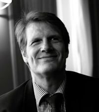 Dr. Sven Grote ist Berater, Wissenschaftler und Autor.