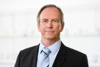 Werner Kaiser kennt sich als Director Global Service bestens mit dem Support- und Service-Angebot von EOS aus. Werner Kaiser kennt sich als Director Global Service bestens mit dem Support- und Service-Angebot von EOS aus.