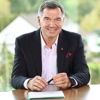 „Wir sehen uns als Vorreiter, vor allem, wenn es darum geht, die installierte Basis zu einem Teil des Internets der Dinge zu machen. Das ist prinzipiell mit neun von zehn Instrumenten machbar.“ Nikolaus Krüger, Mitglied des Executive Board bei Endress+Hauser