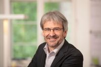 Dr. Walter Huber ist Management Consultant bei der Detecon International GmbH.