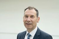 Olaf Ophoff ist Leiter Geschäftsbereich Automation Systems bei Turck: „Ein weiterer ganz wesentlicher Aspekt ist die Verfügbarkeit der Robotik. Gerade an Greifwerkzeugen sowie im Außeneinsatz herrschen oft unterschiedliche Umgebungsbedingungen und unterschiedliche Werkstücke. “ Olaf Ophoff ist Leiter Geschäftsbereich Automation Systems bei Turck: „Ein weiterer ganz wesentlicher Aspekt ist die Verfügbarkeit der Robotik. Gerade an Greifwerkzeugen sowie im Außeneinsatz herrschen oft unterschiedliche Umgebungsbedingungen und unterschiedliche Werkstücke. “