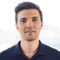 Die Digitale Gesundheitsversorgung von morgen mitgestalten: Dorjan Sulaj ist Mitarbeiter bei der ITK Engineering GmbH – sein Herzblut steckt seit seinem Einstieg in der Medizintechnik.