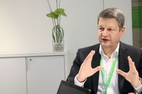 „Mit unserer Exchange-Plattform verbinden wir Menschen und schaffen so eine Community“, erklärt Jürgen Siefert, Vice President Industry von Schneider Electric Deutschland.