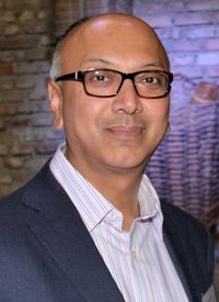 Manoj Nayee, Geschäftsführer von Boston, bezeichnet den Merger als „Meilenstein“ in der Unternehmensgeschichte.