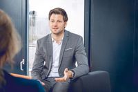 „Insbesondere kleine Unternehmen sind unter enormen Zeitdruck und können sich Maschinenausfälle nicht leisten. Deshalb brauchen sie ein TMS, das sich schnell adaptieren lässt, ohne die Fertigung zu blockieren.“ Andreas Kastner, Head Digital Products bei der Hoffmann Group