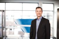 Olaf Schabirosky hat sich mehr als verdient gemacht um das Logistiknetzwerk von Hermes Germany und bekommt deshalb den Award als diesjähriger „Traton Logistics Leader of the Year“.