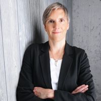 „Wirklich beeindruckt haben mich das Potenzial und die Kreativität unserer Mitarbeiter.“ Dr. Kathrin Rübberdt leitet die Abteilung Biotechnologie und die Kommunikationsabteilung der Dechema. „Wirklich beeindruckt haben mich das Potenzial und die Kreativität unserer Mitarbeiter.“ Dr. Kathrin Rübberdt leitet die Abteilung Biotechnologie und die Kommunikationsabteilung der Dechema.