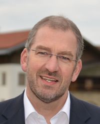 Helmut Prieschenk, Witron: „Wir kombinieren bestehende Technik, entwickeln gleichzeitig eine Plattform vom Lieferanten über das Lager bis zum Store oder Endkunden, schaffen Transparenz im Retail-Netzwerk und ermöglichen einen Datenaustausch zwischen allen Teilnehmern.“