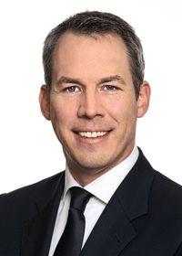 Marcel Etschenberg ist Managing Director in der Business Intelligence and Investigations-Practice von Kroll in Frankfurt/Main. Er verfügt über 18 Jahre Erfahrung bei der Durchführung von Ermittlungen im Bereich von Wirtschaftskriminalität und persönlichem Fehlverhalten im In- und Ausland.