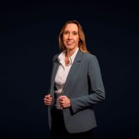 Anne-Katrin Gewohn, Chief Risk Officer bei eClear, sagt: „Wir versprechen Dienstleistungen zu automatisieren und die Komplexität der Transaktionssteuer zu überwinden. Die Zusammenarbeit mit Fraugster verbessert nun das AML-Risikomanagement.“