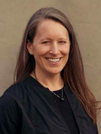 Sie trägt die Power im Namen: Audrey Powers, langjährige Koordinatorin der Blue-Origin-Missionen, steht vor ihrem ersten eigenen Flug Richtung Orbit.