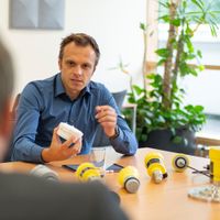 „Wir müssen uns als Organisation rund um die Sensoren mitentwickeln und an neue Kunden anpassen.“ Florian Burgert, Produktmanager bei VEGA