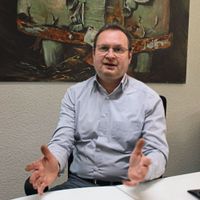 Für Andreas Prokein, Geschäftsführer des Autohauses Heinrich in Oberasbach, ist das Trockeneisstrahlkonzept von Kärcher die effektive Reinigungsmethode für zahlreiche Anwendungen.