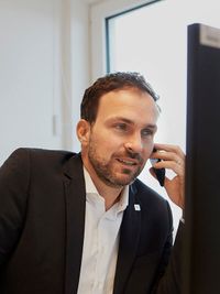 Viktor Szilagyi, Geschäftsführer des THW Kiel: „Der digitale Graben darf nicht zu groß werden“, wenn man junge Leute für den Handballsport begeistern wolle.