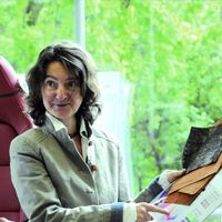 Anja Bracht: „Das Lenkrad wird wohl rund bleiben – auch wenn es dafür eigentlich keinen Grund mehr gibt.“ Anja Bracht: „Das Lenkrad wird wohl rund bleiben – auch wenn es dafür eigentlich keinen Grund mehr gibt.“