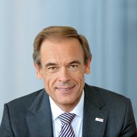 Dr. Volkmar Denner: „Wir haben im vergangenen Jahr einen Verlust in Höhe von 1 Milliarde Euro verkraften müssen. Aufgrund der veränderten Marktbedingungen haben wir keine Chance auf eine dauerhafte Verbesserung gesehen. “
