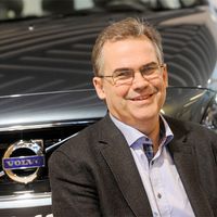 Dr. Tomas Hannebäck, Leiter Kraftübertragung, Volvo Car Group: „Die Kosten pro eingespartem Gramm CO2 sind bei unserem Schwungradspeicher erheblich geringer als bei vielen anderen Spritspartechniken.“ Dr. Tomas Hannebäck, Leiter Kraftübertragung, Volvo Car Group: „Die Kosten pro eingespartem Gramm CO2 sind bei unserem Schwungradspeicher erheblich geringer als bei vielen anderen Spritspartechniken.“