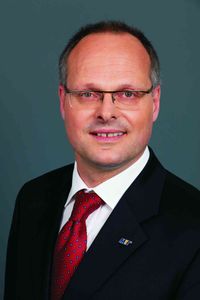 Dr. Olaf Munkelt, Geschäftsführer von MVTec Software: „Bildverarbeitung bildet für die Entwicklung von Industrie 4.0 den Schlüssel, um von der Welt der sichtbaren Objekte automatisiert zu Entscheidungen zu gelangen, die es ermöglichen, Prozesse bestmöglich zu steuern.“ Dr. Olaf Munkelt, Geschäftsführer von MVTec Software: „Bildverarbeitung bildet für die Entwicklung von Industrie 4.0 den Schlüssel, um von der Welt der sichtbaren Objekte automatisiert zu Entscheidungen zu gelangen, die es ermöglichen, Prozesse bestmöglich zu steuern.“