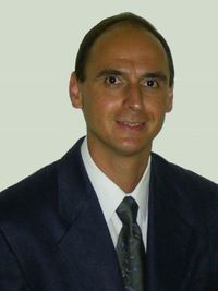 Christian Knorr, Leiter Produktmanagement für Funktionsrelais und Sicherheitsschaltgeräte bei der Siemens-Division Digital Factory: „Eine Entscheidung fällt im Normalfall nie gegen eine der beiden Techniken, sondern vielmehr für den Vorteil der bevorzugten Technik.“