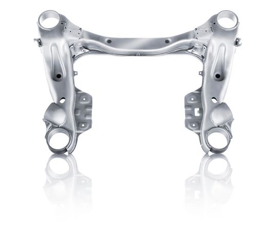 Bei Chassis Komponenten spielen neben einer hohen Formbarkeit des Materials bei gleichzeitig hoher Festigkeit die Fügbarkeit und Korrosionsbeständigkeit eine erhebliche Rolle. Bei Chassis Komponenten spielen neben einer hohen Formbarkeit des Materials bei gleichzeitig hoher Festigkeit die Fügbarkeit und Korrosionsbeständigkeit eine erhebliche Rolle.