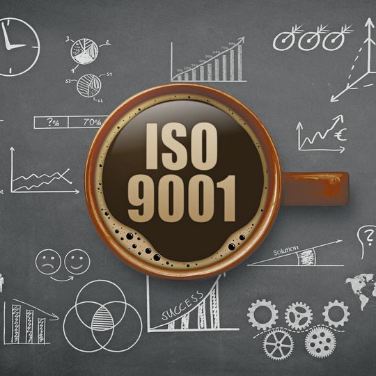Die Revision ISO 9001:2015
wurde im September 2015 veröffentlicht. Dadurch haben Unternehmen mehr Spielräume bei der Anpassung ihres Qualitätsmanagements an die Herausforderung Industrie 4.0. Die Revision ISO 9001:2015
wurde im September 2015 veröffentlicht. Dadurch haben Unternehmen mehr Spielräume bei der Anpassung ihres Qualitätsmanagements an die Herausforderung Industrie 4.0.