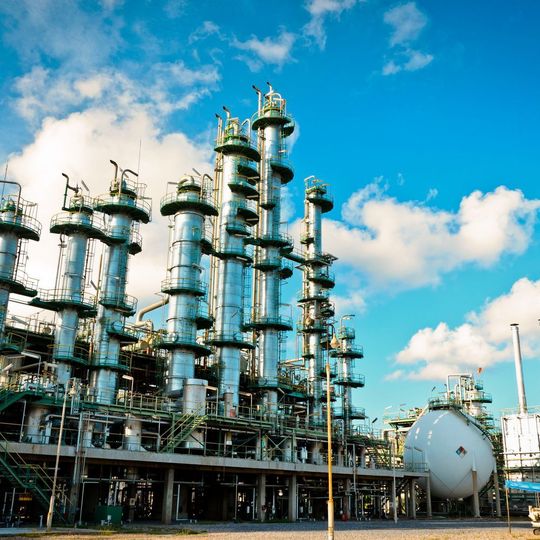 Zum Schutz der Bevölkerung: Wenn bei einem Industrieunfall Gefahrstoffe freigesetzt werden, ist es wichtig zu wissen, in welche Richtung sich diese bewegen werden. Zum Schutz der Bevölkerung: Wenn bei einem Industrieunfall Gefahrstoffe freigesetzt werden, ist es wichtig zu wissen, in welche Richtung sich diese bewegen werden.