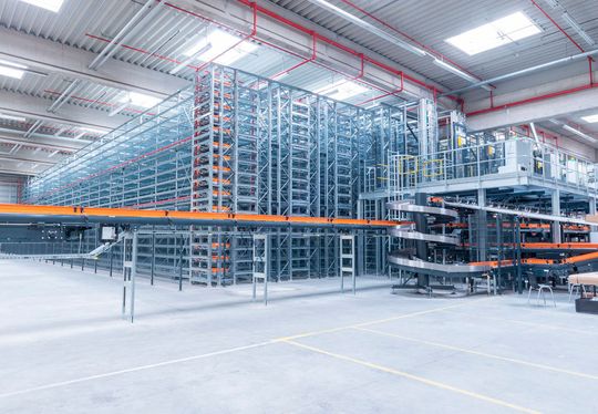 Noch ist alles ruhig – das neue IFM-Logistikzentrum an der Bamlerstraße. Noch ist alles ruhig – das neue IFM-Logistikzentrum an der Bamlerstraße.