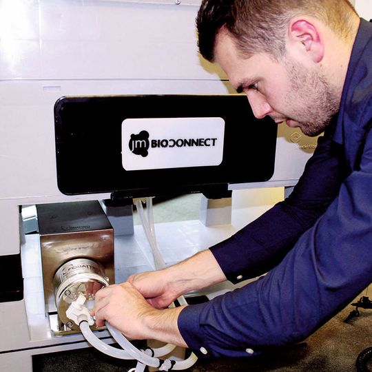 Every Quattro Mix Single-Use Mixing System features a Quattroflow Single-Use Quaternary Diaphragm Pump to circulate the liquids and solids in a mixing bag in order to achieve the necessary mix and dilution rates, all within an optimized time frame. Every Quattro Mix Single-Use Mixing System features a Quattroflow Single-Use Quaternary Diaphragm Pump to circulate the liquids and solids in a mixing bag in order to achieve the necessary mix and dilution rates, all within an optimized time frame.