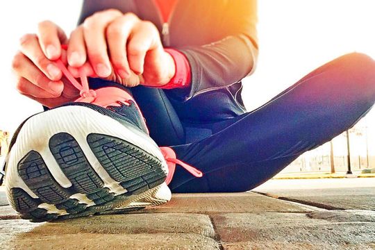 Einen Marathon kann man auch nicht ohne Vorbereitung sowie entsprechendes Training und Coaching laufen. Das gleiche gilt für die IT: Die Fitness der IT muss optimal unterstützt, aufgestellt und zukunftsorientiert gestaltet werden. Einen Marathon kann man auch nicht ohne Vorbereitung sowie entsprechendes Training und Coaching laufen. Das gleiche gilt für die IT: Die Fitness der IT muss optimal unterstützt, aufgestellt und zukunftsorientiert gestaltet werden.