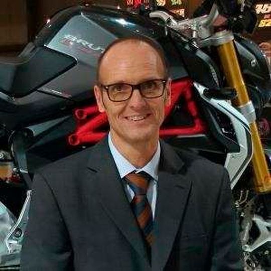 Nach nur 18 Monaten als Countrymanager für Deutschland und ÖSterreich von MV Agusta wegrationalisiert: Michael Burkhart. Nach nur 18 Monaten als Countrymanager für Deutschland und ÖSterreich von MV Agusta wegrationalisiert: Michael Burkhart.