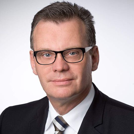 Stefan Olding ist neuer Geschäftsführer der Harting Deutschland GmbH & Co. KG in Minden. Stefan Olding ist neuer Geschäftsführer der Harting Deutschland GmbH & Co. KG in Minden.