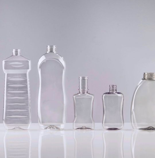 Mit dem sogenannten Preferential Heating von KHS läßt sich nach Angaben des Anbieters die Qualität von streckblas-geformten, ovalen PET-Flaschen deutlich verbessern.