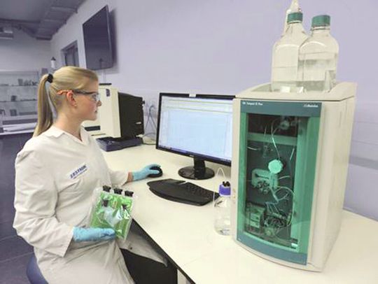 Mit der Ionenchromatographie können nicht nur kritische Substanzen sondern auch deren Menge auf der Baugruppe genau bestimmt werden. Mit der Ionenchromatographie können nicht nur kritische Substanzen sondern auch deren Menge auf der Baugruppe genau bestimmt werden.