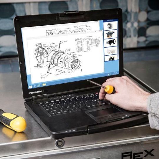 Für den Einsatz unter anderem in Werkstätten konzipiert: die neue Auflage von Panasonics „Toughbook CF-54“. Für den Einsatz unter anderem in Werkstätten konzipiert: die neue Auflage von Panasonics „Toughbook CF-54“.