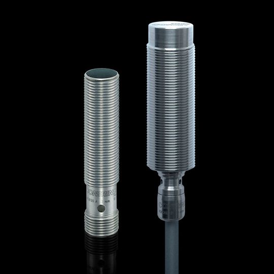 Induktive Washdown Sensoren von Contrinex in der Ganzmetall Version (Full Inox Serie 700, r.) und in der neuen klassischen Gehäusevariante (Classics Serie 600, l.), beide mit Schutzart IP69K. Induktive Washdown Sensoren von Contrinex in der Ganzmetall Version (Full Inox Serie 700, r.) und in der neuen klassischen Gehäusevariante (Classics Serie 600, l.), beide mit Schutzart IP69K.