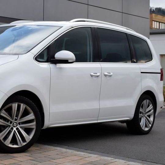 Alhambra oder Sharan? Die Nabenkappen verraten es.