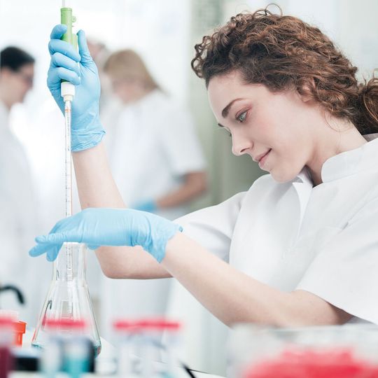 Abb. 1: Hays bietet zahlreiche Jobs im Life-Sciences-Bereich an Abb. 1: Hays bietet zahlreiche Jobs im Life-Sciences-Bereich an