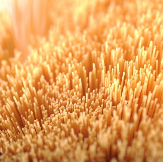 Mit „Röhrennudeln“ Stickstoff effizient gewinnen: Evonik Industries hat mit Sepuran N2 eine neue Hohlfasermembran zur effizienten Stickstoffgewinnung entwickelt. Mit „Röhrennudeln“ Stickstoff effizient gewinnen: Evonik Industries hat mit Sepuran N2 eine neue Hohlfasermembran zur effizienten Stickstoffgewinnung entwickelt.