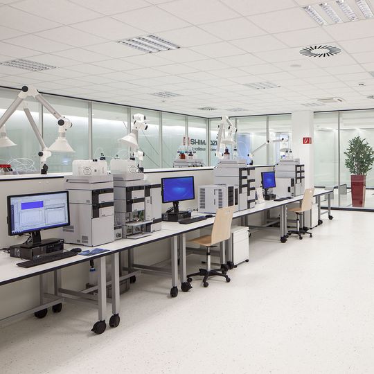 Abb. 1: Die Shimadzu Laborwelt in Duisburg Abb. 1: Die Shimadzu Laborwelt in Duisburg