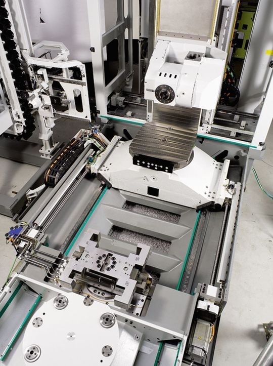 La conception du STC 800X en fait un centre d'usinage extrêmement dynamique. La conception du STC 800X en fait un centre d'usinage extrêmement dynamique.